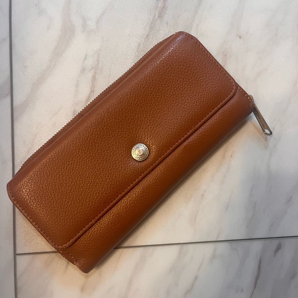 Chic Tan Leather Wallet